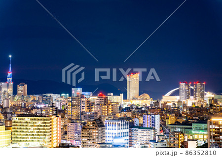 《福岡県》福岡市の夜景（南公園から撮影） 86352810