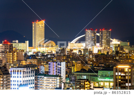 《福岡県》福岡市の夜景（南公園から撮影） 86352815