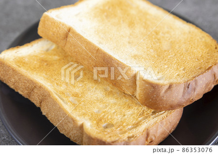 おいしいイギリスパン（山型食パン）のトースト 86353076