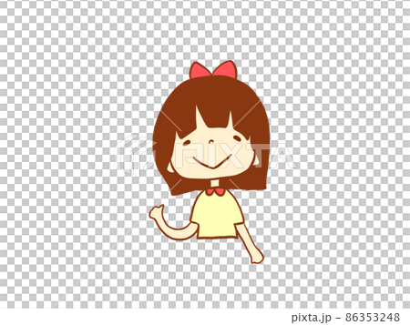 手を挙げている女の子 86353248