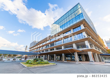 秋田県秋田市　晴天の秋田市役所 86353435