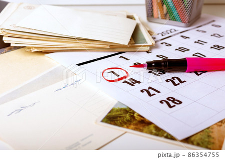 Send card to a friend day. Calendar.  86354755