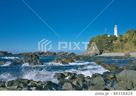 【潮岬灯台】 和歌山県東牟婁郡串本町潮岬 86356828