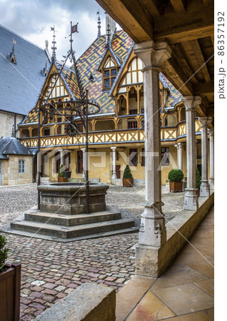 Beaune - Burgundy - France 86357192