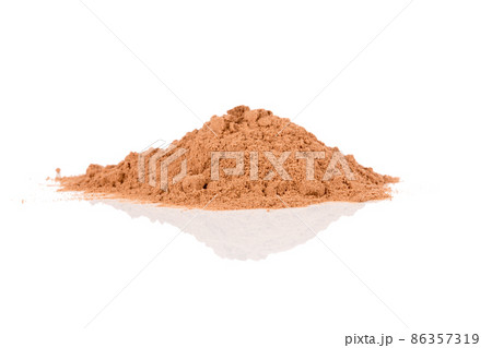 cocoa powder isolated 86357319