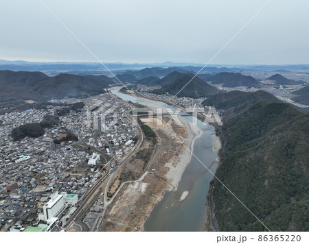 岐阜城　金華山　岐阜市内周辺の風景　ドローン空撮 86365220