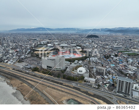 岐阜城 金華山 岐阜市内周辺の風景 ドローン空撮 岐阜城 金華山 岐阜市内周辺の風景 ドローン空撮 86365402