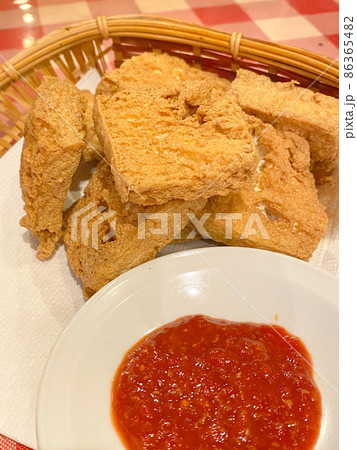 上海料理の定番・揚げ臭豆腐 上海料理の定番・揚げ臭豆腐 86365482