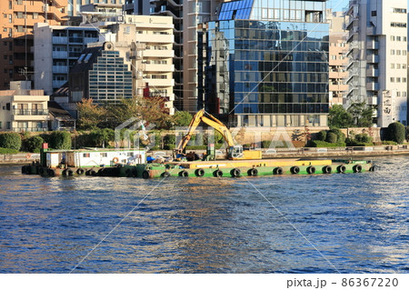 河川の浚渫作業風景 河川の浚渫作業風景 86367220