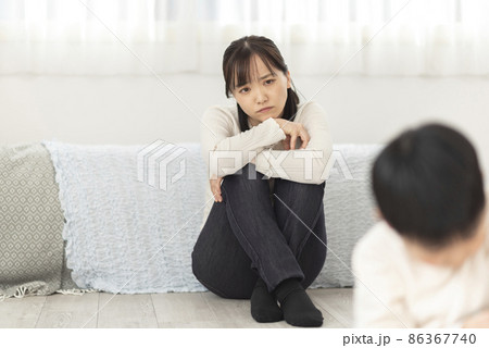 育児疲れイメージ 育児疲れイメージ 86367740