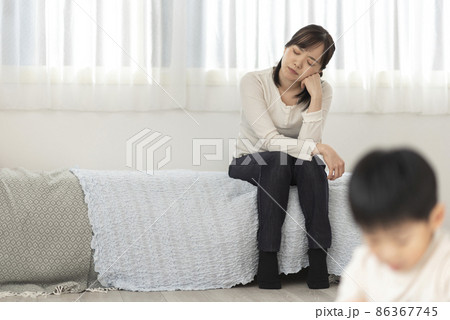 育児疲れイメージ 育児疲れイメージ 86367745