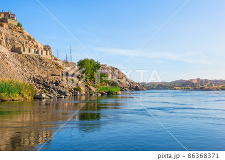 Stony dunes on Nile 86368371