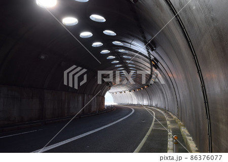 海岸道路のシェルター 86376077