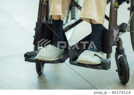 車椅子　介護シューズ 86378528
