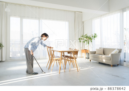 掃除　家事　30代女性 86378642