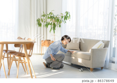 掃除　家事　30代女性 86378649