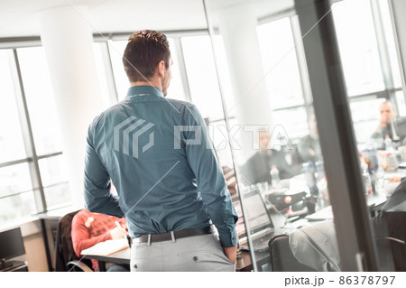 Business presentation on corporate meeting. 86378797