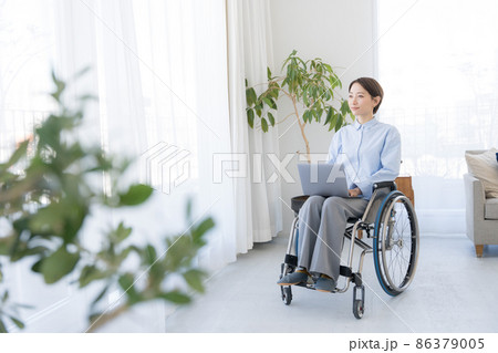 車椅子 30代女性 住環境 車椅子 30代女性 住環境 86379005