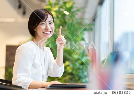 OL ビジネスウーマン　撮影協力：WEEK芝大門（サンフロンティア不動産)  86383839