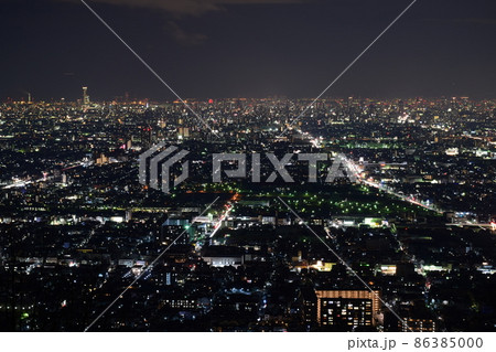 大阪府東大阪市の枚岡山展望台から見た大阪市を中心とした夜景 86385000