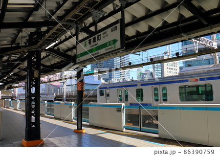 有楽町駅　3番線山手線ホーム　4番線京浜東北線ホーム　東京都千代田区有楽町 86390759
