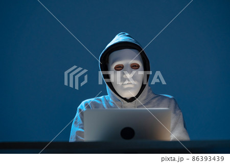 ハッキング　サイバー攻撃　マスク　犯罪 86393439