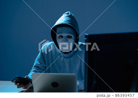 ハッキング　サイバー攻撃　マスク　犯罪 86393457