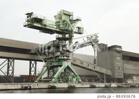 Green port crane for bulk products, Sea port Green port crane for bulk products, Sea port 86393676