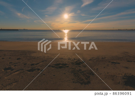 城南島海浜公園の朝日 86396091