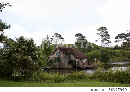 ホビトン　ムービー　セット　ツアーズ　ニュージーランド  Hobbiton New Zealand  86397940