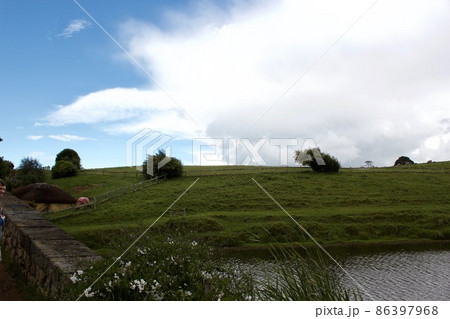 ホビトン　ムービー　セット　ツアーズ　ニュージーランド  Hobbiton New Zealand  86397968