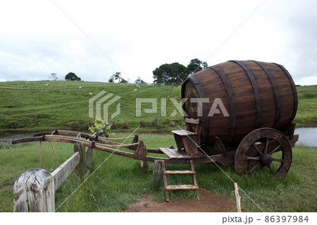 ホビトン　ムービー　セット　ツアーズ　ニュージーランド  Hobbiton New Zealand  86397984