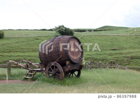 ホビトン　ムービー　セット　ツアーズ　ニュージーランド  Hobbiton New Zealand  86397988