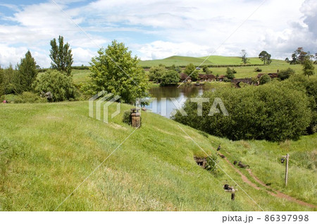 ホビトン　ムービー　セット　ツアーズ　ニュージーランド  Hobbiton New Zealand  86397998