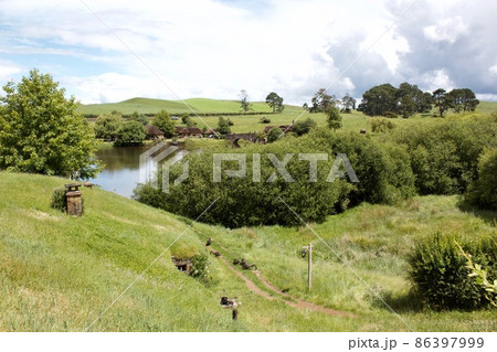 ホビトン　ムービー　セット　ツアーズ　ニュージーランド  Hobbiton New Zealand  86397999