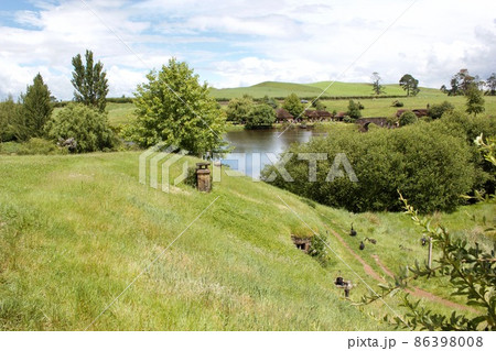 ホビトン ムービー セット ツアーズ ニュージーランド Hobbiton New Zealand ホビトン ムービー セット ツアーズ ニュージーランド Hobbiton New Zealand 86398008