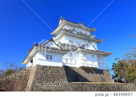 【神奈川県】快晴下の小田原城天守閣 【神奈川県】快晴下の小田原城天守閣 86399607