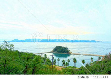 【香川】秋の直島　地中美術館近くの高台からの景色（ビビッド） 86400411