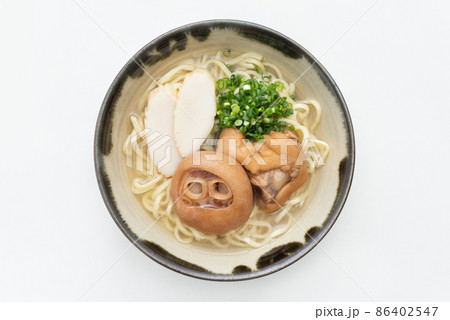 沖縄料理　てびちそば 86402547