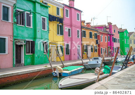 Burano Island (イタリア・ヴェネツィア地区の島、ブラーノ島) Burano Island (イタリア・ヴェネツィア地区の島、ブラーノ島) 86402871