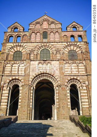 フランス、ル・ピュイ=アン=ヴレのノートルダム教会 フランス、ル・ピュイ=アン=ヴレのノートルダム教会 86403568