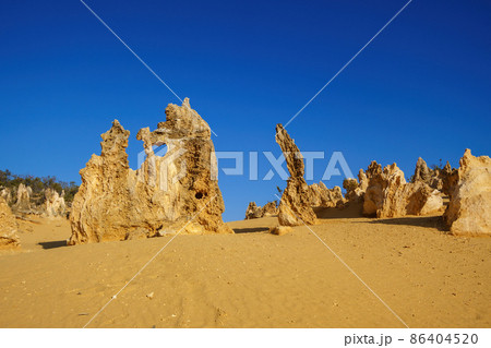 Pinnacles Desert at Nambung National Park Australia Pinnacles Desert at Nambung National Park Australia 86404520