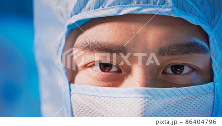 male engineer looking at you 86404796