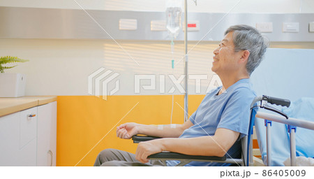 Senior people healthcare concept 86405009