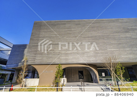 「東京都公文書館」のビルディング(東京都国分寺市・2021年3月) 「東京都公文書館」のビルディング(東京都国分寺市・2021年3月) 86406940