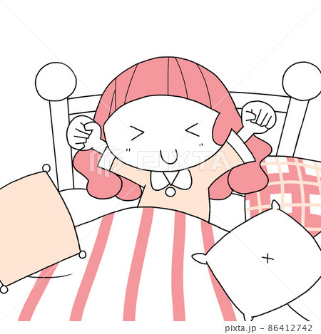 起きて伸びをする女性 86412742