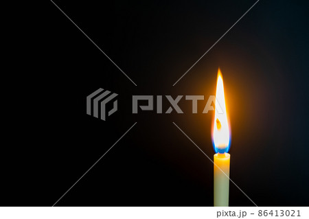 和ろうそくと祭壇 86413021