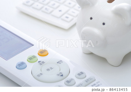 エアコンのリモコンと節約のイメージ 86413455