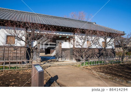 真冬の難波田城公園　旧鈴木家表門　富士見市 86414294