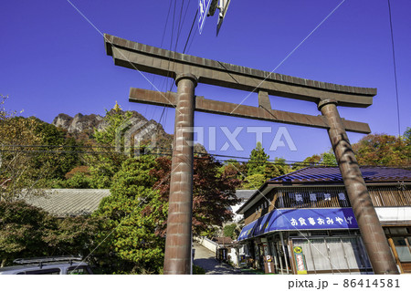 妙義神社　一の鳥居　群馬県富岡市 86414581